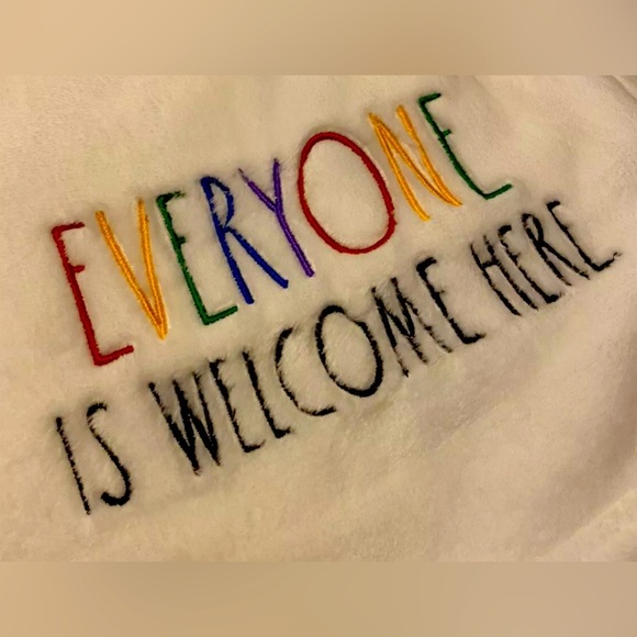 NWT Rae Dunn Everyone is welcome here White Plush Throw/Blanket 50x70 Diversity - Picture 2 of 2